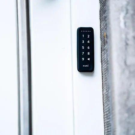 R2 Avec Salle De Bain Partagee Pres De L'hopital De La Citadelle A Lutych