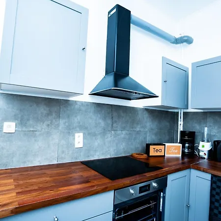 R2 Avec Salle De Bain Partagee Pres De L'hopital De La Citadelle A Ubytování v soukromí Lutych