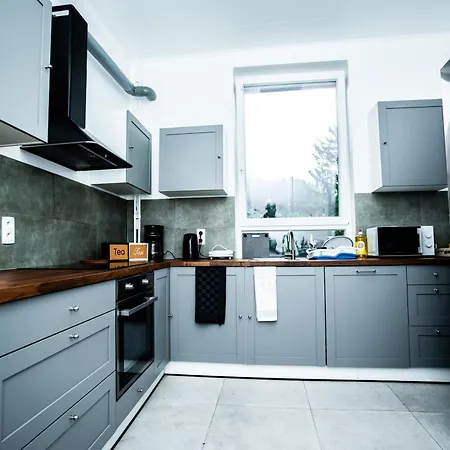 R2 Avec Salle De Bain Partagee Pres De L'hopital De La Citadelle A Ubytování v soukromí Lutych