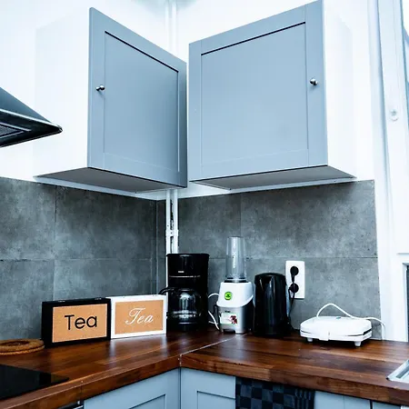 R2 Avec Salle De Bain Partagee Pres De L'hopital De La Citadelle A