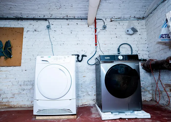 R2 Avec Salle De Bain Partagee Pres De L'hopital De La Citadelle A Privat bolig Liège