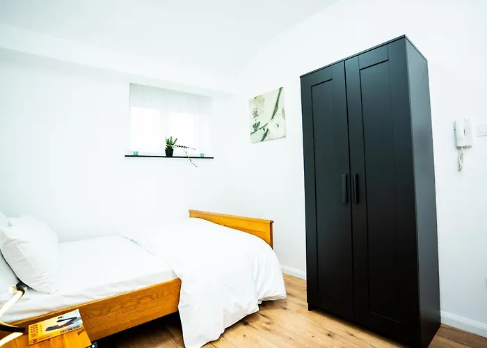 R2 Avec Salle De Bain Partagee Pres De L'hopital De La Citadelle A Privat bolig *