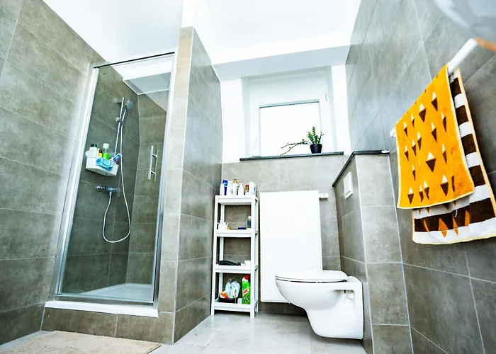 R2 Avec Salle De Bain Partagee Pres De L'hopital De La Citadelle A * Liège